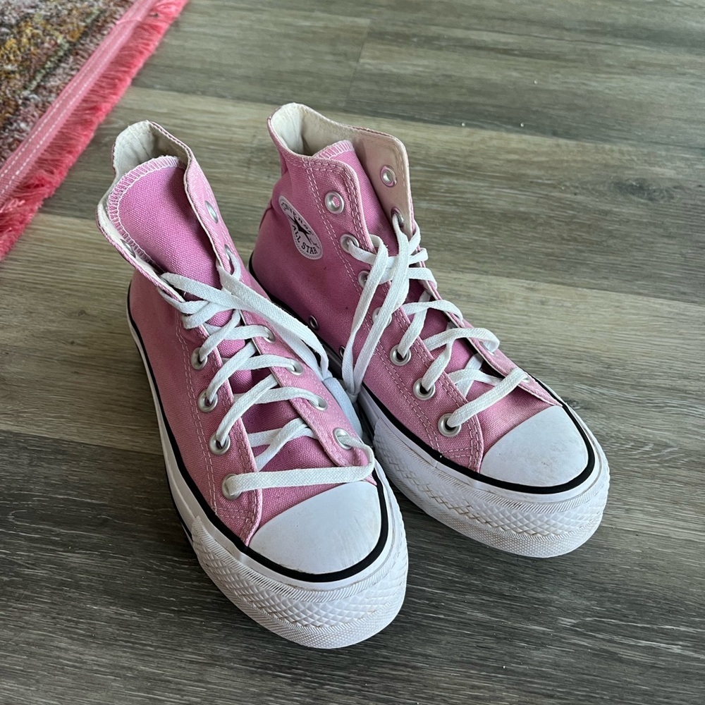 Pink converse all star